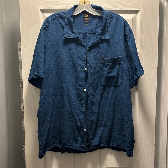 Lee Men's Deep Blue Button Down Shirt - Picture 1 of 3